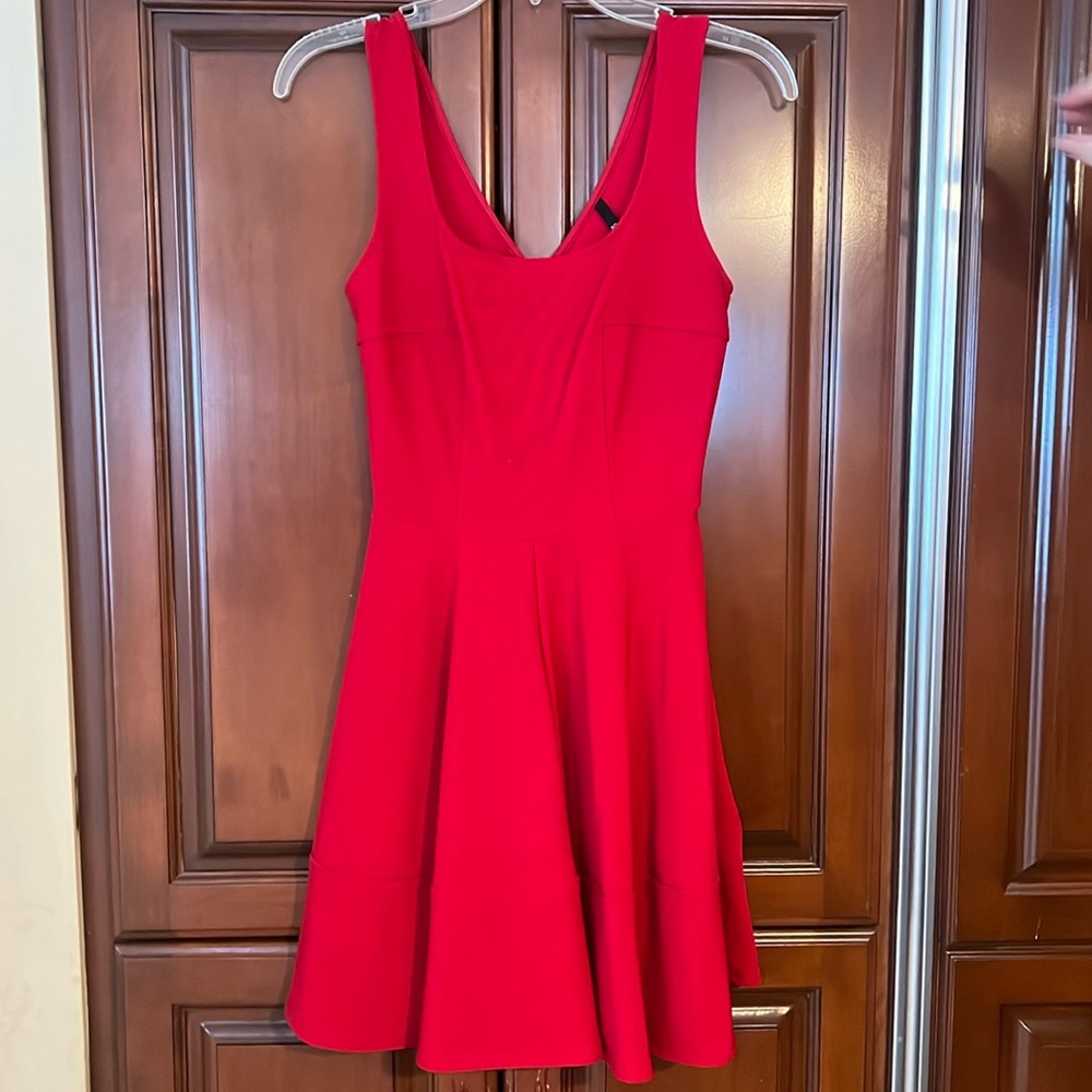 Lulu’s red dress